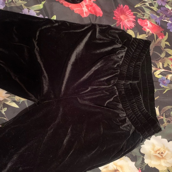 Matching sweat suit! - Picture 5 of 7